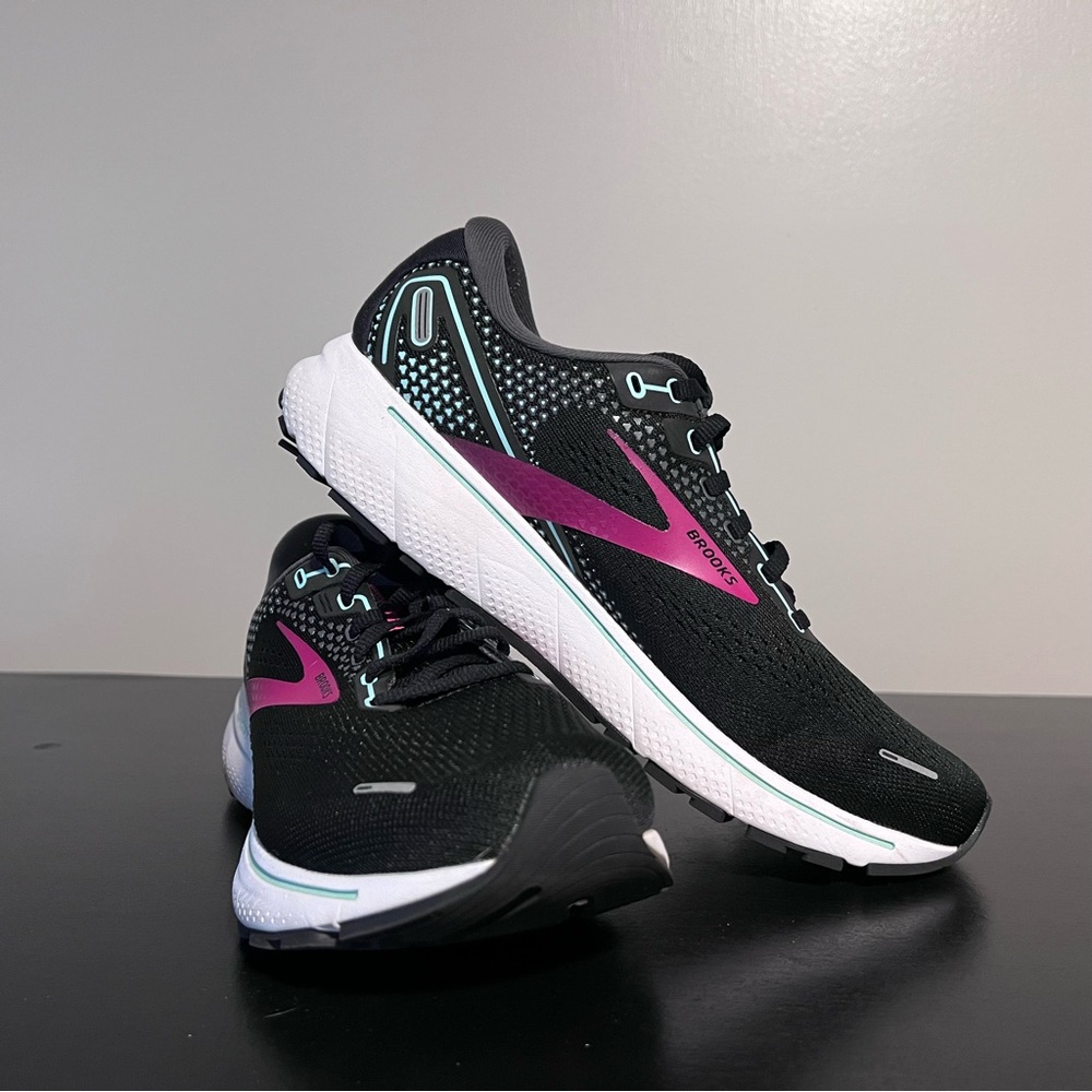 Brooks Ghost 14 Running Shoe, Women’s Size 11